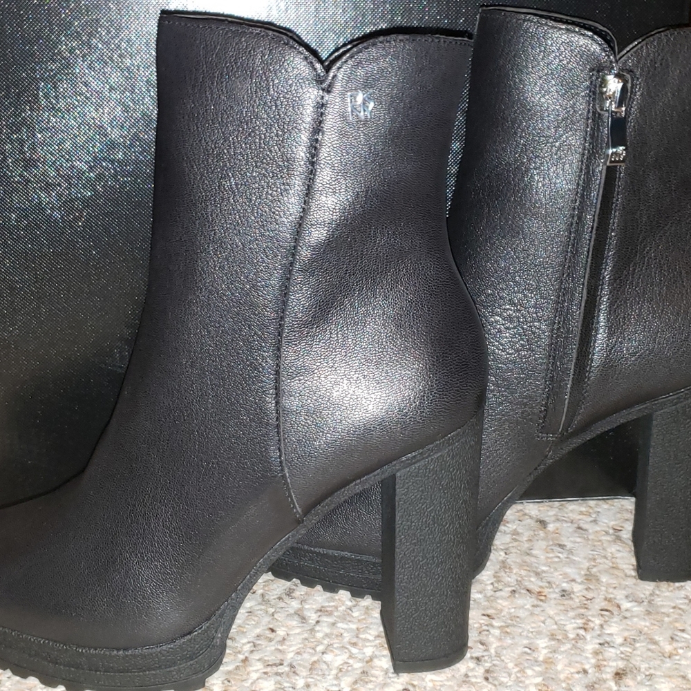 DKNY Tessi Slip-On Bootie size 7